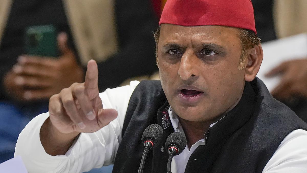 Akhilesh Yadav advocates for ballot voting, questions the reliability of EVMs