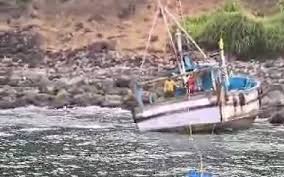 Mangaluru: Fisherman Dies as Fishing Boat Collides with Rock