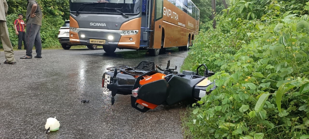 Karwar: Bike rider killed after colliding with bus while overtaking