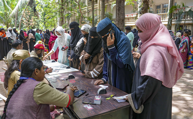 Anticipating INDIA bloc victory, women rush to open India Post accounts to get Rs 8,500 per month