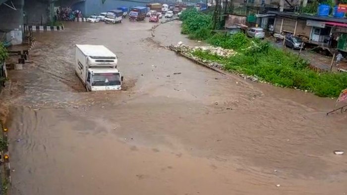 Heavy rain triggers flash flood at Assam-Meghalaya border