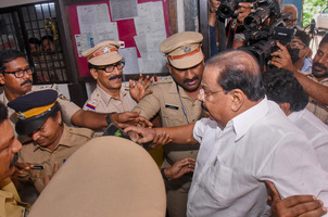 KPCC chief Sudhakaran arrested by Crime Branch, released on bail in cheating case; Cong protests